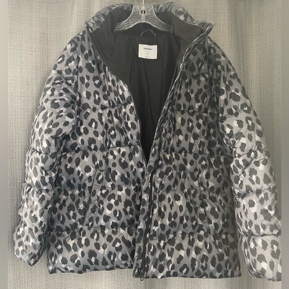 Old Navy Gray Leopard Print Women's Puffer Jacket